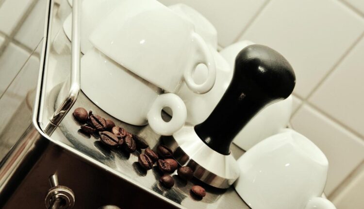 Cafeteira expresso com ou sem capsulas? Qual vale mais a pena?