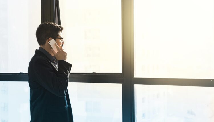 Vlw: O Que Significa Essa Gíria e Como Usar nas Redes